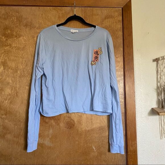 🍄 Tilly’s Full Tilt Baby Blue Long Sleeve Crop Top - Picture 2 of 5